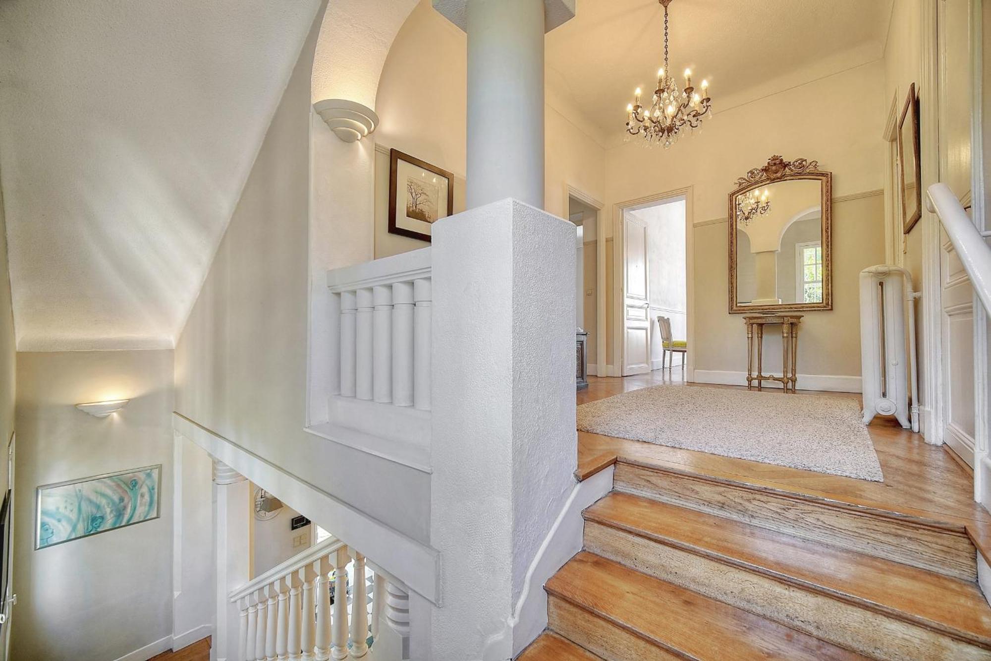 Ref 1821 - Near Center - For Rent *