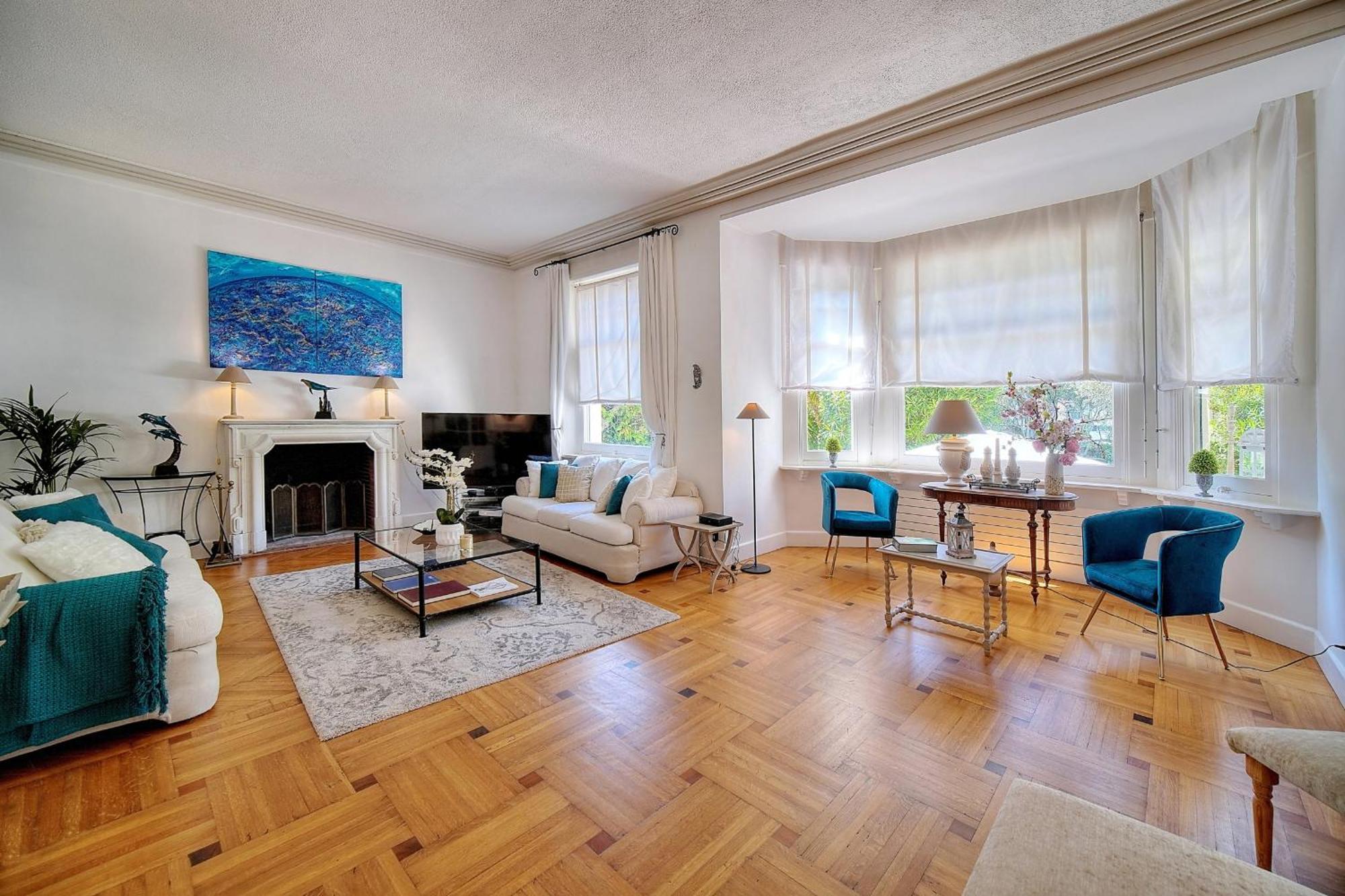Ref 1821 - Near Center - For Rent *